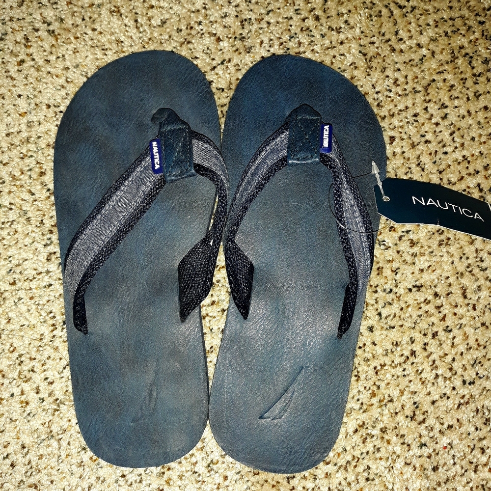 Boys flip flops